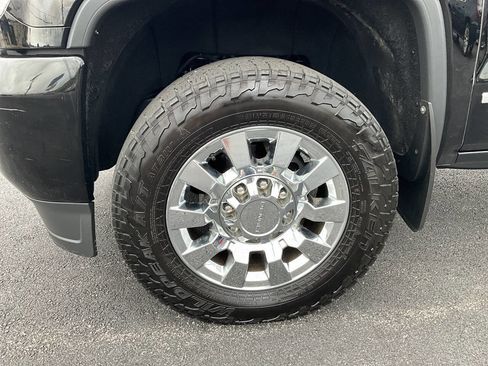 Used 2016 GMC Sierra 2500 Denali w/ Duramax Plus Package AWD/4WD image 17