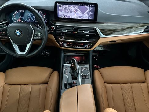 Used 2023 BMW 530i 530i w/ Convenience Package image 3