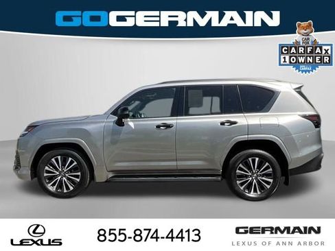 Used 2024 Lexus LX 600 4WD w/ Appearance Package image 4