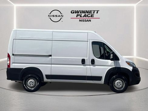 Used 2025 RAM ProMaster 2500 w/ Convenience Group FWD image 27