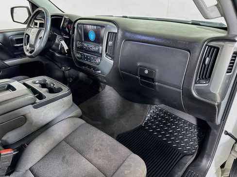 Used 2019 Chevrolet Silverado 1500 LT RWD image 25