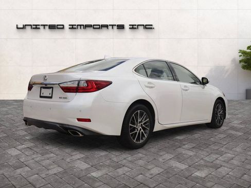 Used 2016 Lexus ES 350 w/ Luxury Package w/Wood Trim FWD image 5