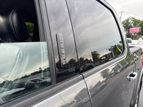Used 2018 Ford F150 Lariat w/ Equipment Group 502A Luxury AWD/4WD image 18
