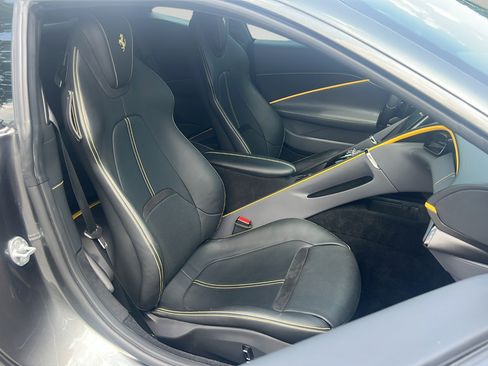 Used 2023 Ferrari Roma RWD image 22