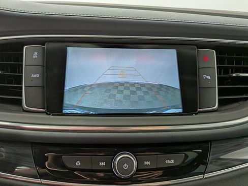 Used 2019 Buick Enclave Essence AWD/4WD image 5