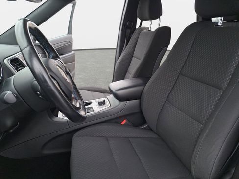 Used 2020 Jeep Grand Cherokee Laredo AWD/4WD image 17