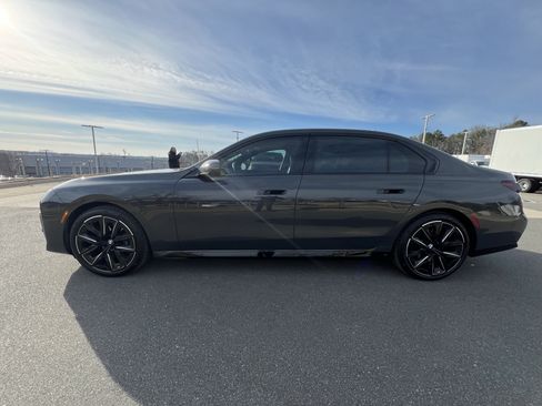 Used 2023 BMW 740i 740i w/ Executive Package image 6