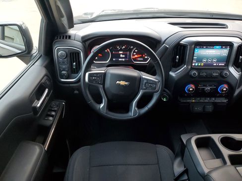 Used 2022 Chevrolet Silverado 1500 LT image 18