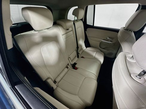Used 2020 Mercedes-Benz GLB 250 4MATIC image 24