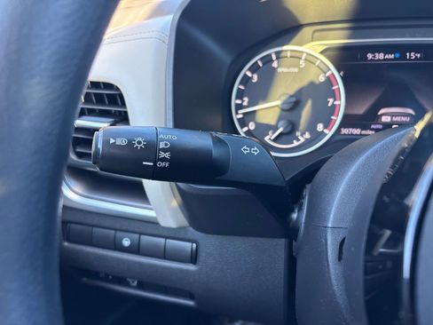 Used 2023 Nissan Rogue SV image 27