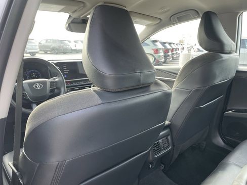 Used 2025 Toyota Camry XLE image 25