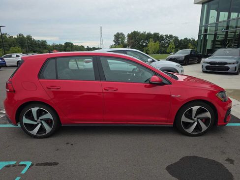 Used 2019 Volkswagen GTI SE FWD image 4