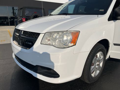 Used 2014 RAM C/V Tradesman w/ UConnect Hands-Free Group FWD image 38