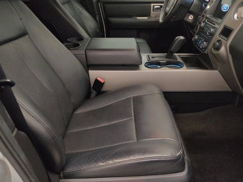 Used 2017 Ford Expedition EL XLT w/ Equipment Group 202A image 21