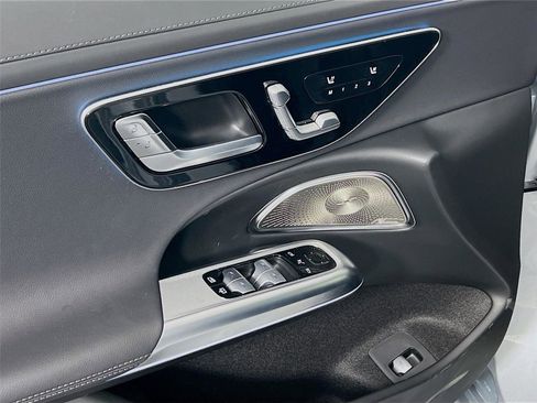 Used 2025 Mercedes-Benz E 350 4MATIC Sedan image 15