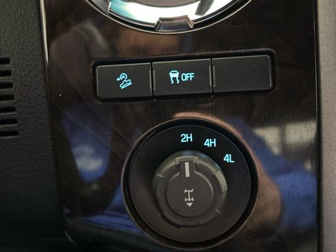 Used 2015 Ford F350 Platinum w/ Platinum Package image 14