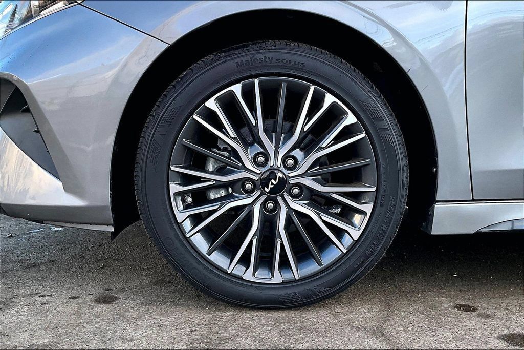 Used 2024 Kia Forte GT-Line FWD image 12