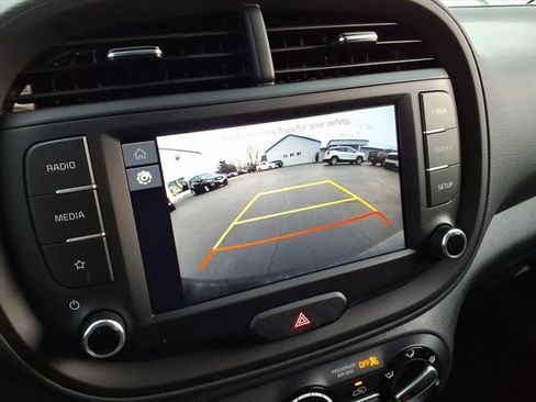 Used 2025 Kia Soul LX FWD image 27