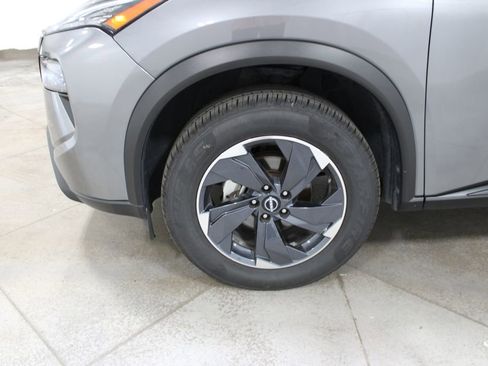 Used 2024 Nissan Rogue SV AWD/4WD image 34