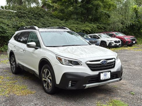 Used 2022 Subaru Outback Touring AWD/4WD image 3