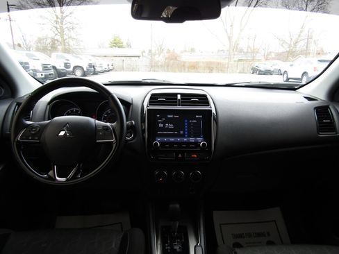 Used 2020 Mitsubishi Outlander Sport SE image 9