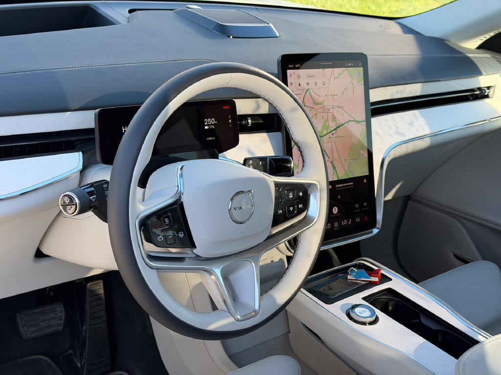 Certified 2025 Volvo EX90 Ultra AWD/4WD image 26