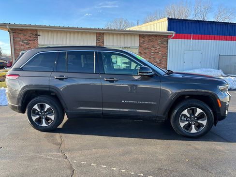 Used 2024 Jeep Grand Cherokee Limited 4xe w/ Luxury Tech Group II image 2