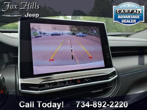 Used 2025 Jeep Compass Limited w/ Sun & Sound Group AWD/4WD image 22