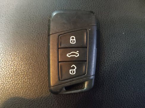 Used 2019 Volkswagen Jetta SE FWD image 32