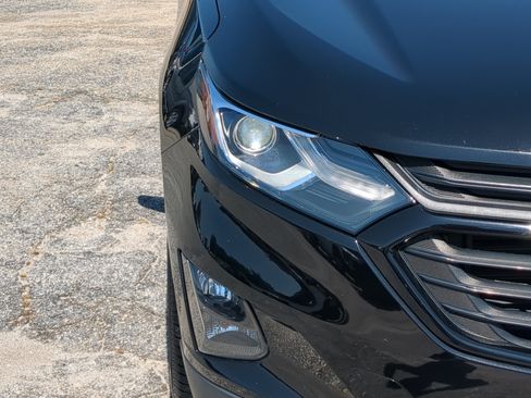 Used 2020 Chevrolet Equinox LT w/ Midnight Edition FWD image 8