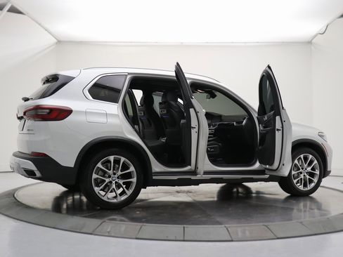 Used 2021 BMW X5 xDrive45e w/ Parking Assistance Package image 20