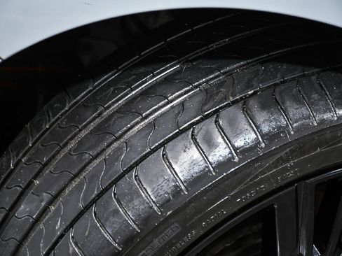 Used 2024 BMW i7 xDrive60 image 89