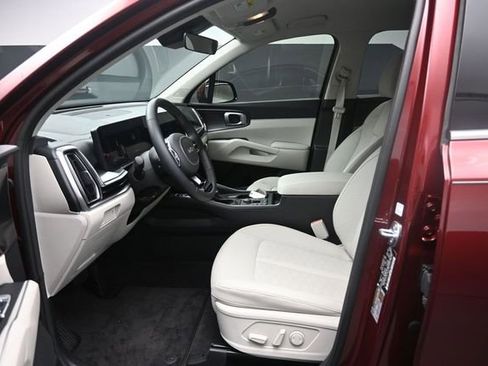 Used 2025 Kia Sorento S FWD image 20