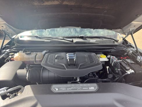 Used 2023 Jeep Wagoneer Series III w/ Preferred Equipment Group image 17