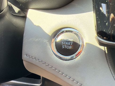 Used 2022 Toyota Highlander Limited image 27