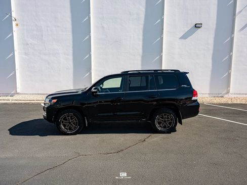 Used 2020 Toyota Land Cruiser Heritage Edition AWD/4WD image 6