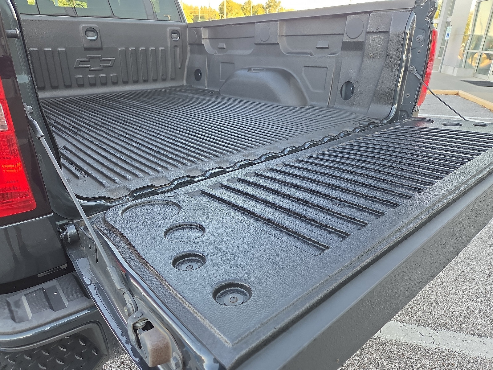 Used 2017 Chevrolet Silverado 1500 LT w/ All Star Edition AWD/4WD image 9