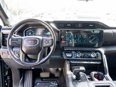 Used 2022 GMC Sierra 1500 AT4 w/ AT4 Premium Package AWD/4WD image 16
