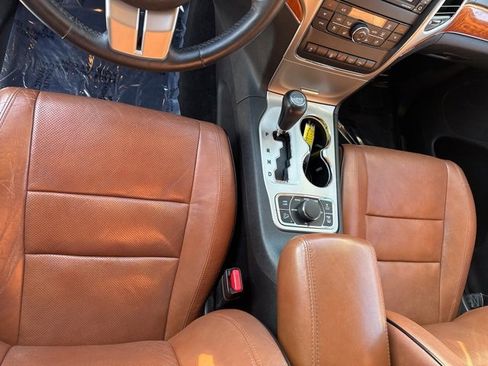 Used 2013 Jeep Grand Cherokee Overland image 15