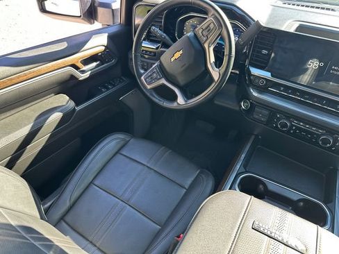 Used 2024 Chevrolet Silverado 2500 High Country w/ Technology Package AWD/4WD image 24