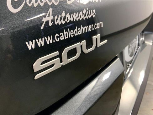 Used 2025 Kia Soul LX w/ LX Technology Package FWD image 8