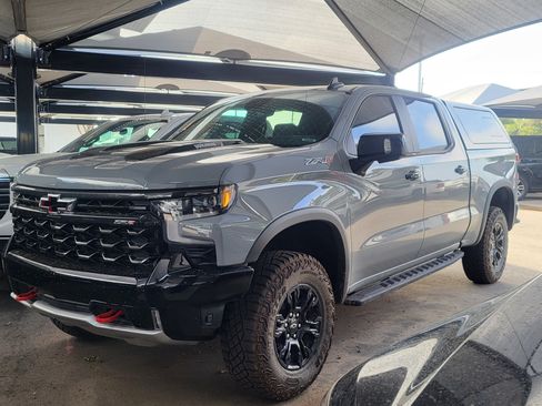 Used 2024 Chevrolet Silverado 1500 ZR2 w/ Technology Package AWD/4WD image 2
