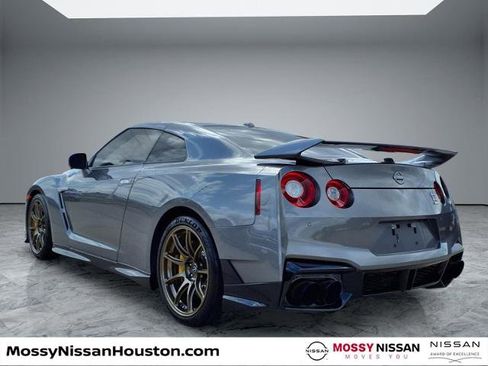 Certified 2024 Nissan GT-R w/ Floor Mat Package AWD/4WD image 6