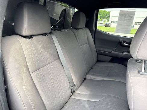 Used 2019 Toyota Tacoma TRD Off-Road AWD/4WD image 14