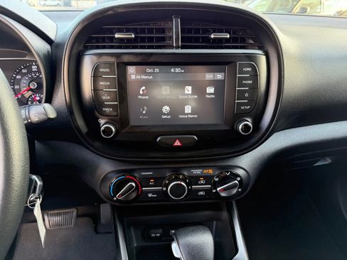 Used 2020 Kia Soul LX image 32