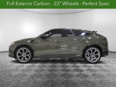 Used 2023 Lamborghini Urus Performante AWD/4WD image 2