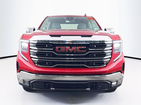 Used 2023 GMC Sierra 1500 SLT w/ SLT Premium Package AWD/4WD image 6