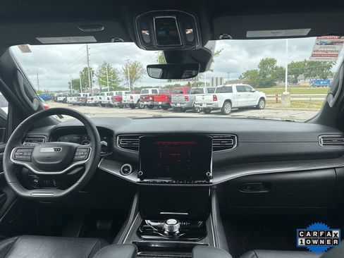 Used 2024 Jeep Wagoneer L Series II w/ Flexible Seating Group image 2