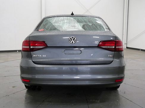 Used 2017 Volkswagen Jetta SE FWD image 6
