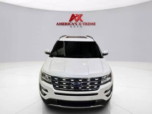Used 2017 Ford Explorer Limited w/ Equipment Group 301A AWD/4WD image 11